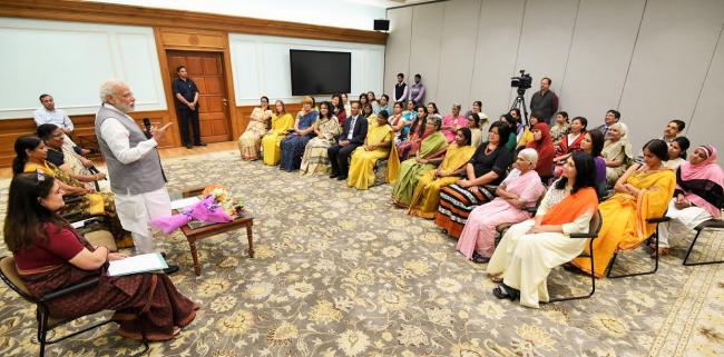  Narendra Modi with the recipients of Nari Shakti Puraskar 2016