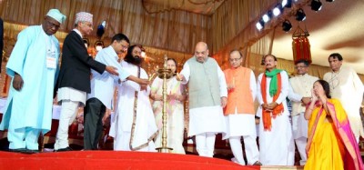 Sri Sri blames govt and NGT in Yamuna floodplain damage case, rebuked by the green bench