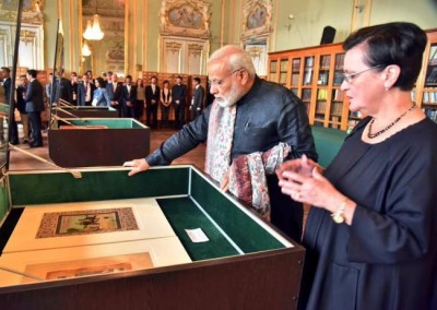 Narendra Modi visits State Hermitage Museum