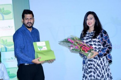 Kolkata: Tollywood actor Rituparna Sengupta and others talk about Vedroop's beauty products at launch