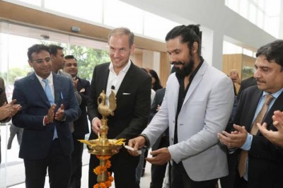 Volvo Cars reveals its adventurous side by launching the All-New V90 Cross Country