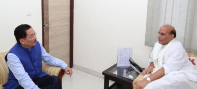 Pawan Kumar Chamling calling on the Union Home Minister, Rajnath Singh