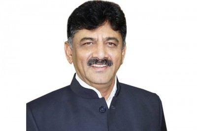 I-T Department raids Karnataka minister Shivakumar's kin's house