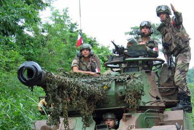 Six French soldiers injured as car hits patrol