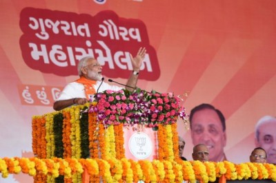 PM Modi to begin campaign for Gujarat poll today