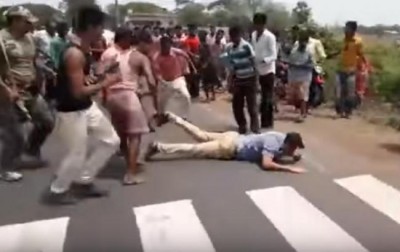 2 school students killed as truck hits autorickshaw in West Bengal