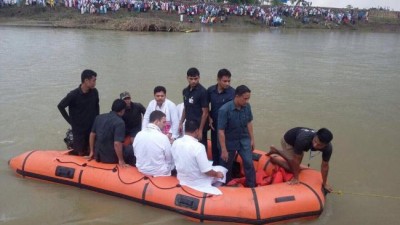 Congress VP Rahul Gandhi visits flood-affected Assam