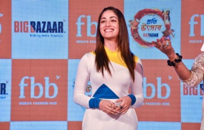 Kolkata: Yami Gautam launches FBB Pujo Fashion