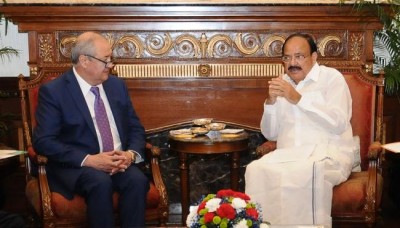 The Minister of Foreign Affairs,Uzbekistan,Mr.Abdulaziz Kamilov calling on the Vice President,M. Venkaiah Naidu