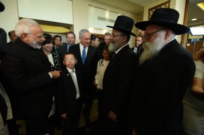 Narendra Modi meets 26/11 survivor Moshe