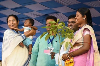 Mamata Banerjee announces Bardhaman Paschim as new district of WB