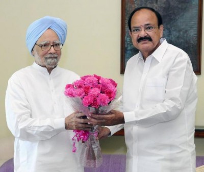 Manmohan Singh meets Vice President M Venkaiah Naidu 