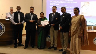 Mountaineer-journalist Manik Banerjee, Lt. Col.  R S Jamwal receive  IMF Awards