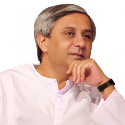 Naveen Patnaik congratulates Vijay Rupani as he takes oath as Gujarat CM