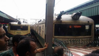 Kolkata: Several hurt after suburban train hits platform guard wall in Sealdah station
