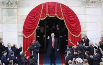 Trump asks senators to concentrate on ISIS, illegal immigration