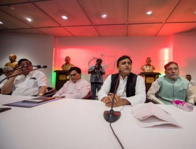 Two Samajwadi Party legislators resign
