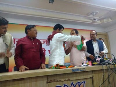 Delhi AAP MLA joins BJP