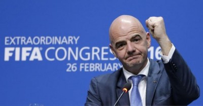 Xi Jinping meets FIFA president Gianni Infantino