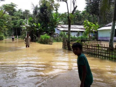 Flood situation still grim in Assam, nearly 4 lakh people affected