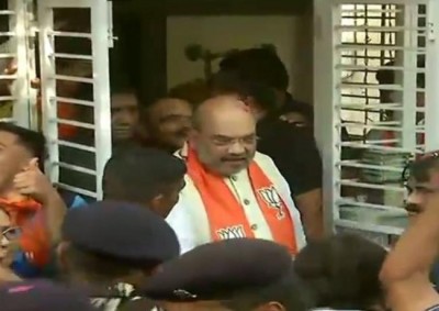 Amit Shah begins door to door campaign in Gujarat