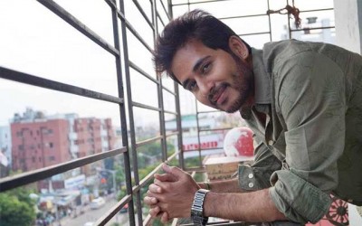 Bengali actor Hiran Chatterjee meets road mishap near Kolkata