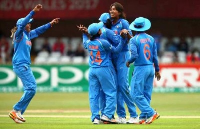 India crusies past New Zealand to reach semi-finals  