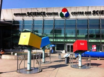 Ontario Science Centre weaves special coverlet on 19th century machine to celebrate Canada 150 