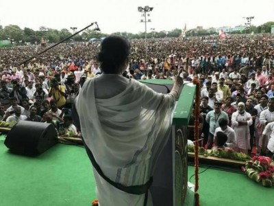 Patna rally: Mamata Banerjee attacks Centre 