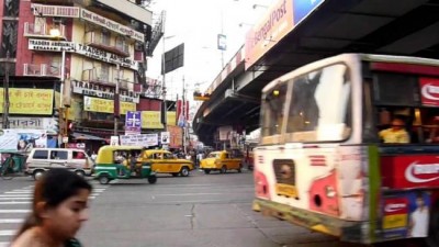 Kolkata jewellery shop robbed in broad daylight