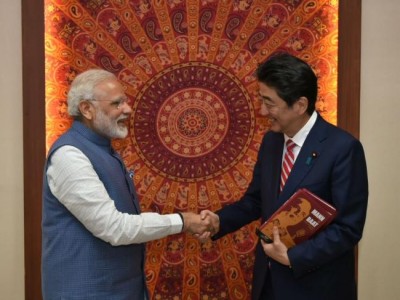 PM Modi congratulates Shinzo Abe following his election win