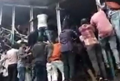 Mumbai Police seeks blood donation for Mumbai stmapede victims 