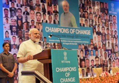 PM Narendra Modi wishes O Panneerselvam for taking oath as Deputy CM of Tamil Nadu