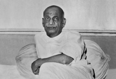 Rahul Gandhi pays homage to Sardar Patel on death anniversary