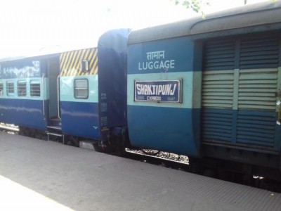 Shaktipunj Express derails in Uttar Pradesh, no casualty