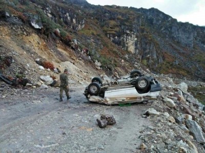Three tourists from WB die in Tawang road mishap