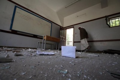 Yemen: UNICEF warns conflict shutters one in 10 schools; teachers unpaid for a year