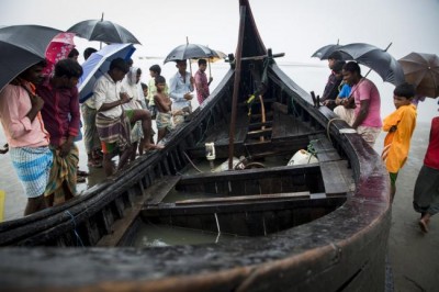 Rohingya refugees drown as boat capsizes in rough waters off coast of Bangladesh â€“ UN