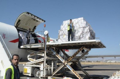 Easing of blockade enables UN aid to enter Yemen, but agencies say imports must also be allowed