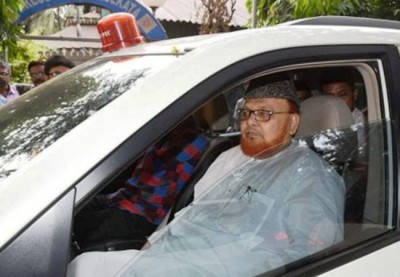 Kolkata: FIR lodged against Imam Barkati for not removing red beacon from his vehicle