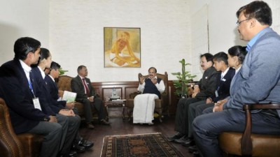 Vice President Naidu interacts with members of National Foundation of Communal Harmony 