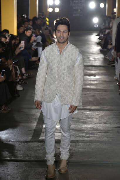Sonakshi, Arjun, Varun scorch ramp at Lakme Fashion Week