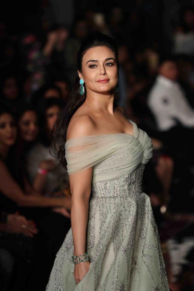 Preity Zinta walks ramp for designer Falguni Shane Peacock in Lakme Fashion Week