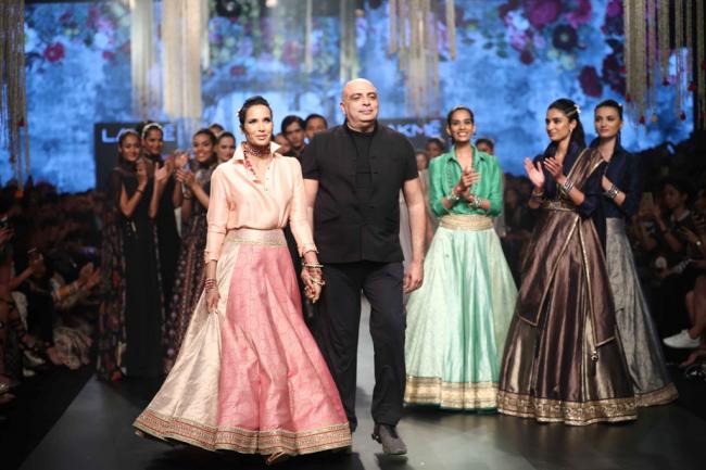 LFW day 4: Designer Tarun Tahiliani displays his collection