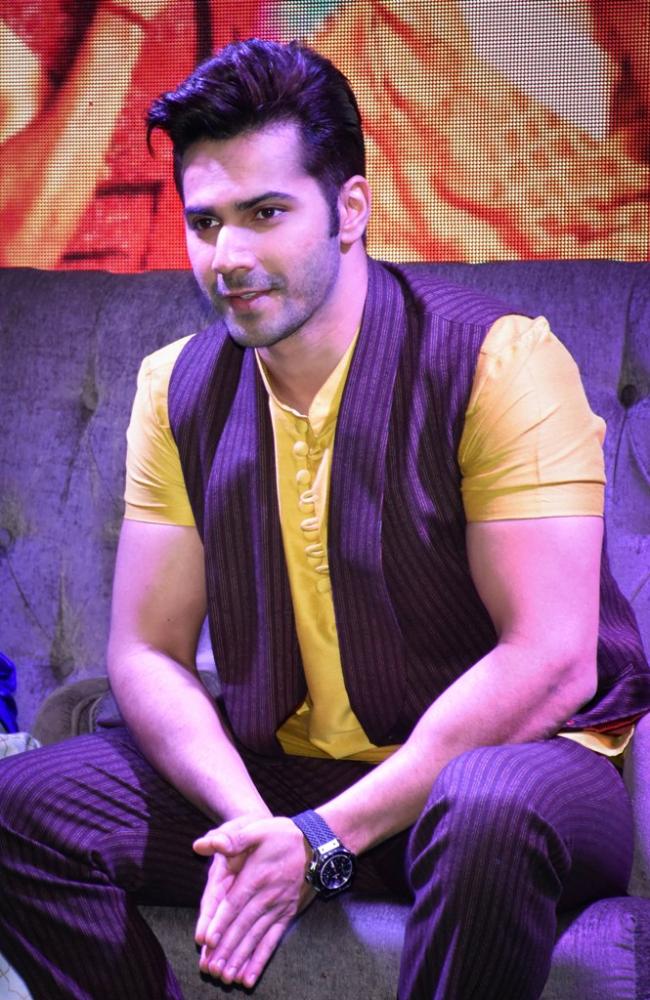 Alia, Varun promote Badrinath Ki Dulhaniya in Kolkata