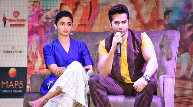 Alia, Varun promote Badrinath Ki Dulhaniya in Kolkata