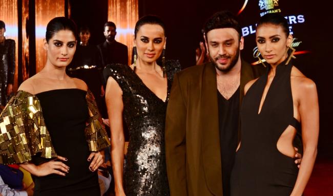 Sidharth Malhotra dazzles up fashion show in Kolkata