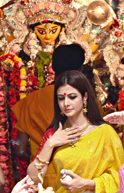 Koel Mullick celebrates Durga Pujo