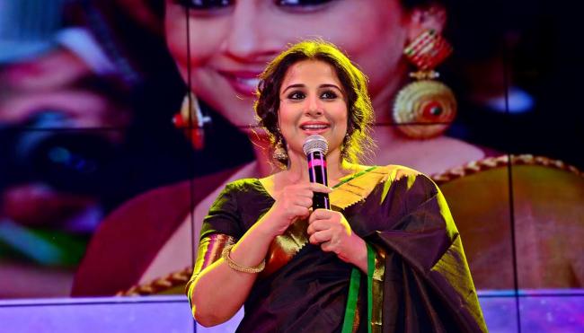 Kolkata: Vidya Balan and Girja Devi awarded