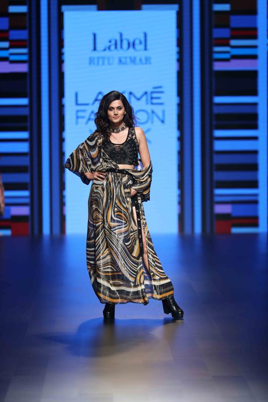 Bollywood actress Taapsee Pannu sizzles LFW ramp